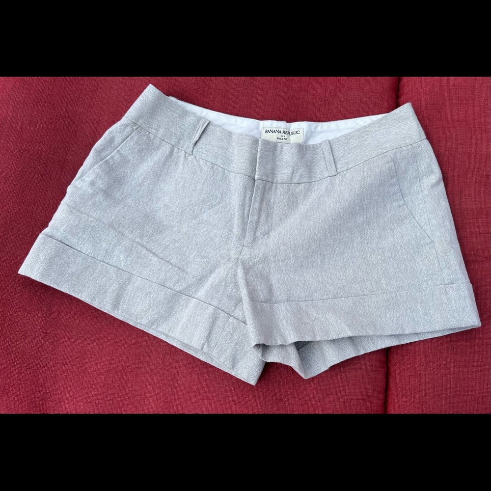 Banana republic short light grey size 4
